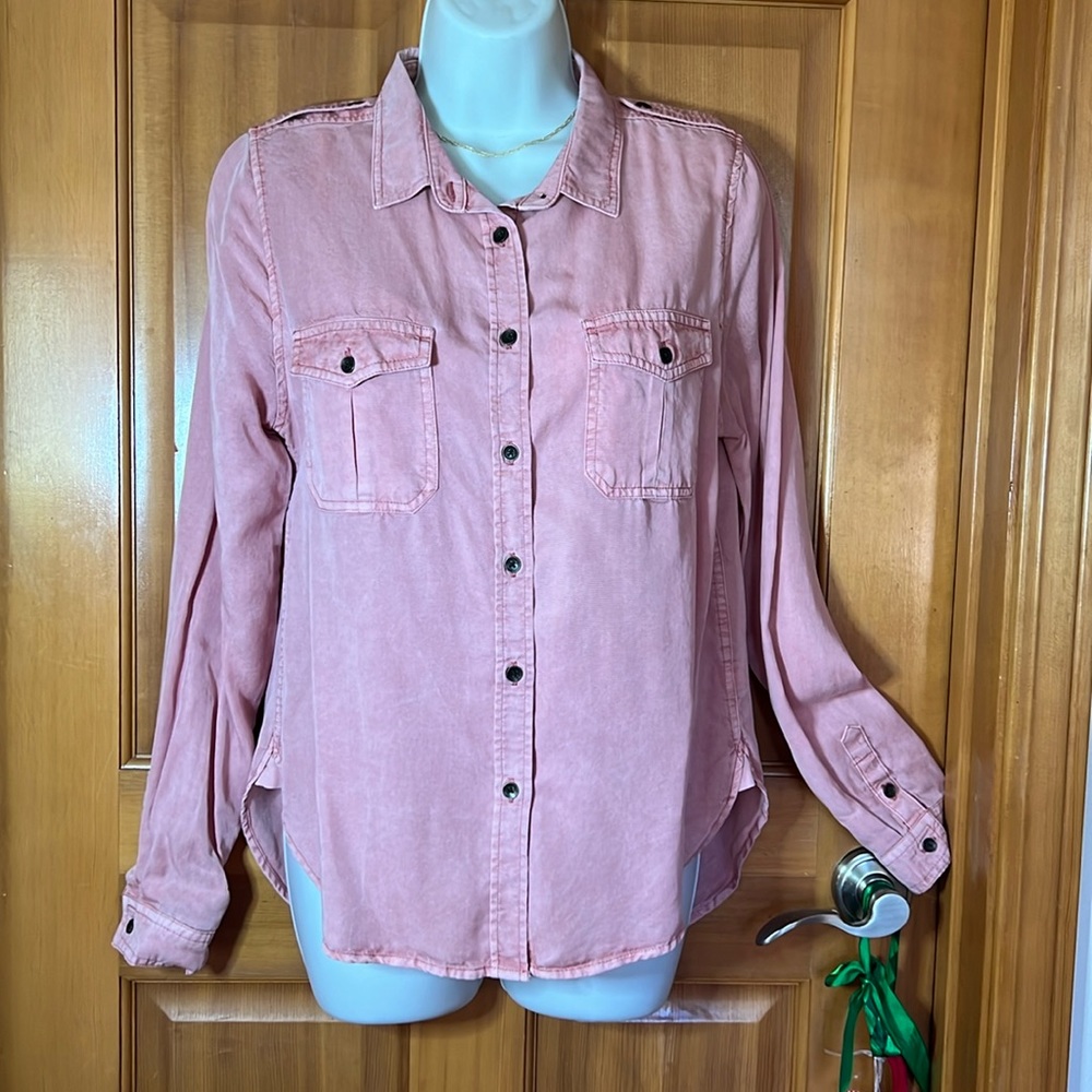 Universal Thread Goods Co., button-down blouse in Dusty Rose